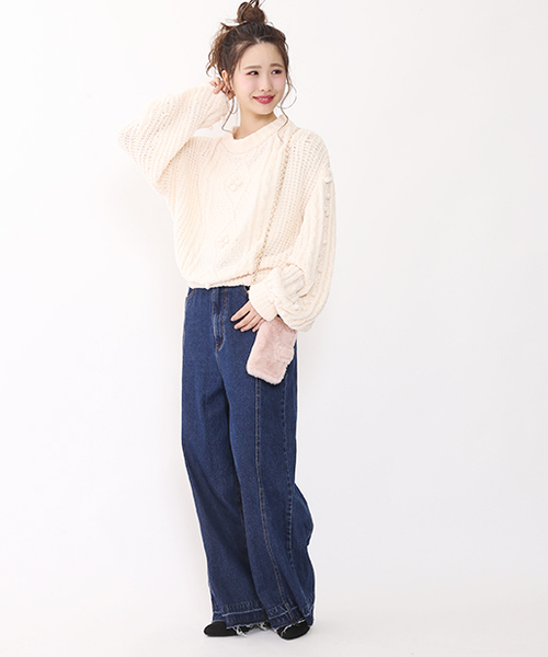 one after another NICE CLAUP（ワンアフターアナザーナイスクラップ）の「モールヤーンケーブルニット（ニット/セーター・レディース・サックスブルー/ブラウン/ピンク/アイボリー・FREE）」の5枚目の写真