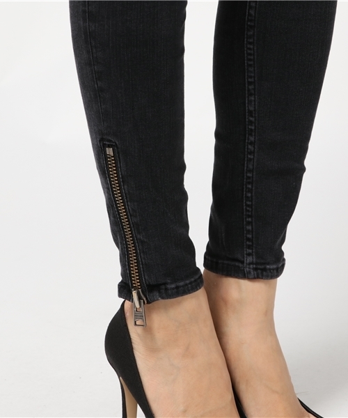 ALLSAINTS（オールセインツ）の「MAST ANKLE ZIP（デニムパンツ・レディース・ライトブラック・25/26/27/24）」の4枚目の写真