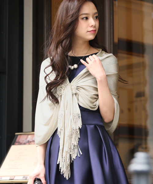 PourVous（プールヴー）の「フリンジショール・ストール結婚式 オケージョン フォーマル  二次会 お呼ばれ（ストール/ショール・レディース・ブラック/シャンパン・FREE）」の3枚目の写真