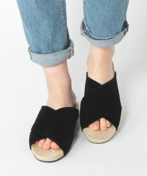 notch.(ノッチ)の「クロスベルトサンダル(サンダル・レディース・ブラック/ワイン/マスタード/パープル/ブラウン・XL/M/L/S)」の2枚目の写真