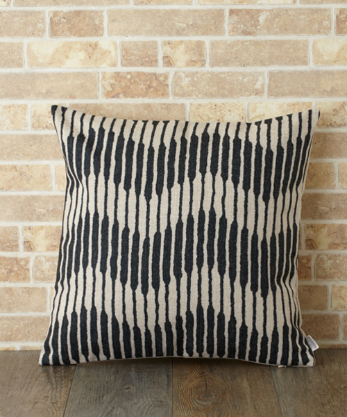 Jubilee（ジュビリー）の「北欧デザイン クッションカバー（クッション/クッションカバー・レディース・ホワイト/ブラウン/イエロー/ホワイト×ブラック/ブラック×イエロー/アニマル/ブラック×ピンク/ホワイト×イエロー/グレー/ストライプ/レインボー/ホワイト×ライトピンク/オレンジ/ラベンダー/ピンク/マルチ/ホワイト×グリーン/ピンク系その他/ライトブルー/ホワイト×ネイビー/ブルー系その他/スカイブルー/ダークオレンジ/ホワイト×ブルー/ダークブラウン/グリーン系その他/ベージュ系その他/ホワイト×パープル/イエロー系その他/ブルー/ミント/グリーン系その他2・FREE）」の5枚目の写真