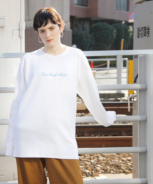 knock through abstraction（ノックスルーアブストラクション）の「【knock through abstraction/ノックスルーアブストラクション】sign logo over size sweat/サインロゴオーバーサイズ刺繍スウェット（スウェット・レディース・その他11/その他12/その他13/その他14・M/L）」の2枚目の写真