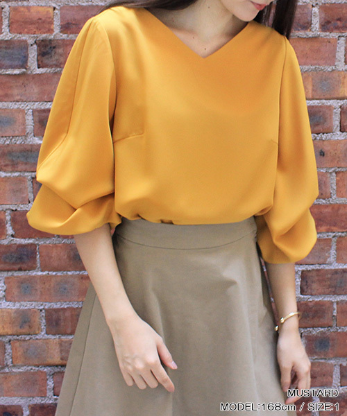 RANDA(ランダ)の「2WAYホイップスリーブVネックブラウス(シャツ/ブラウス・レディース・ブルー/パープル/マスタード・0/1)」の1枚目の写真