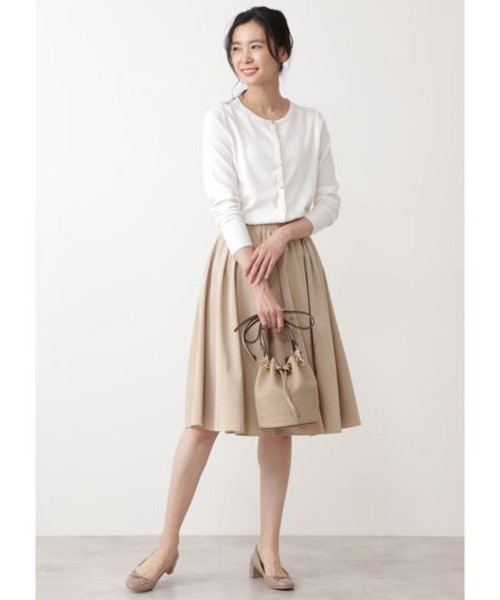 NATURAL BEAUTY BASIC（ナチュラルビューティーベーシック）の「【with 3月号掲載】コットンポリエステルベーシックカーディガン（カーディガン/ボレロ・レディース・ネイビー/オフホワイト/イエロー/グリーン・MEDIUM）」の17枚目の写真