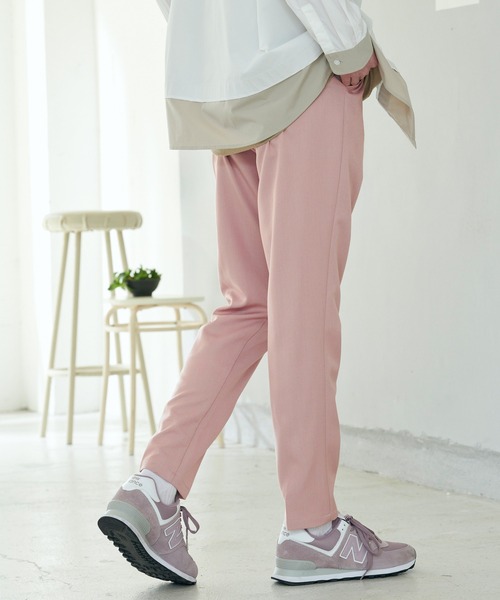 MONO-MART（モノマート）の「TRストレッチスーツ地フルレングスタックテーパードパンツ(MONO-MART)（スラックス・メンズ・ブラック/ネイビー/ブラウン/ブラック系その他/グレー系その他/ブラウン系その他/ベージュ系その他/チャコール/グリーン/ライラック/ホワイト/スモークピンク/サックスブルー/ライトグレー・S/M/L）」の14枚目の写真