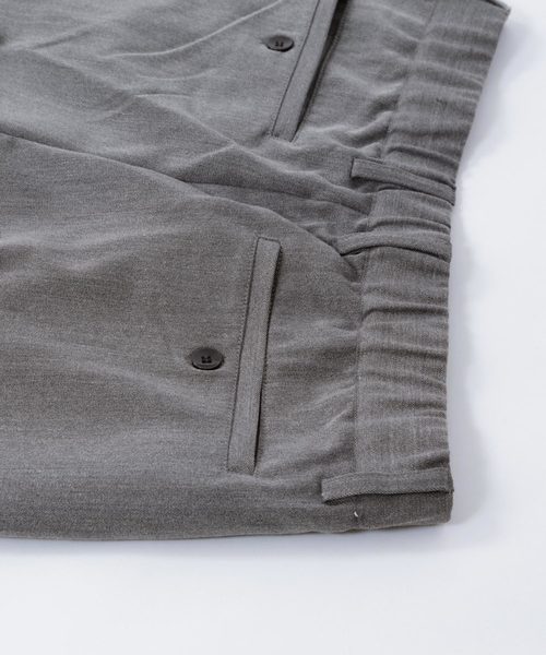 MONO-MART（モノマート）の「TRストレッチスーツ地フルレングスタックテーパードパンツ(MONO-MART)（スラックス・メンズ・ブラック/ネイビー/ブラウン/ブラック系その他/グレー系その他/ブラウン系その他/ベージュ系その他/チャコール/グリーン/ライラック/ホワイト/スモークピンク/サックスブルー/ライトグレー・S/M/L）」の21枚目の写真