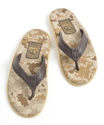 SHIPS JET BLUE | ISLAND SLIPPER×SHIPS GENERAL SUPPLY: カモフラージュ/メダリオンストラップサンダル■(ビーチサンダル)