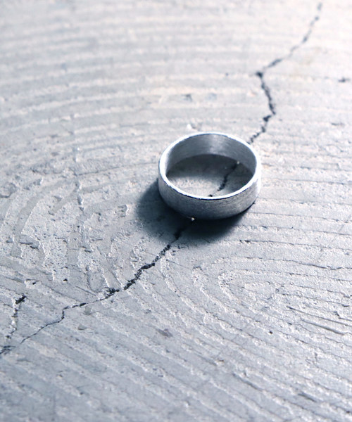 YArKA（ヤーカ）の「【YArKA/ヤーカ】silver925 5mm plane ring [pwo]/シルバー925 5ミリプレーンリング（リング・メンズ・その他12/その他11/ゴールド/シルバー・#11/#15/#13/#9/#7/#17/#19/#21/#23）」の5枚目の写真