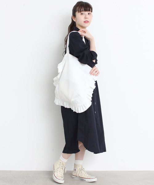 I am I in fact...（アイアムアイインファクト）の「_ナイロンフリルBAG     Ｌサイズ（トートバッグ・レディース・グレー/ブラック/アイボリー/ベージュ系その他・FREE）」の17枚目の写真