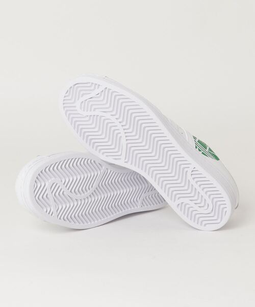 adidas(アディダス)の「adidas アディダス SUPERSTAR FWHT/FWHT/GRN(スニーカー・メンズ・ホワイト系その他・23.0cm/28.5cm/22.0cm/27.0cm/24.0cm/22.5cm/27.5cm/26.0cm/25.0cm/29.0cm/24.5cm/29.5cm/28.0cm/25.5cm/23.5cm/26.5cm)」の2枚目の写真