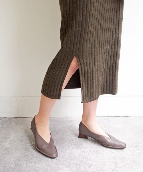 apres（アプレ）の「スクエアトゥパンプス　-8650337（パンプス・レディース・ブラック/グレー/ワイン/グレイッシュベージュ・22.5cm/23.5cm/24.5cm/23.0cm/24.0cm）」の3枚目の写真