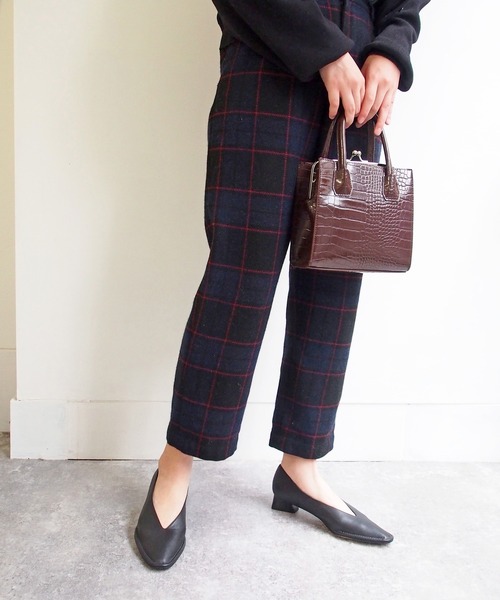 apres（アプレ）の「スクエアトゥパンプス　-8650337（パンプス・レディース・ブラック/グレー/ワイン/グレイッシュベージュ・22.5cm/23.5cm/24.5cm/23.0cm/24.0cm）」の2枚目の写真