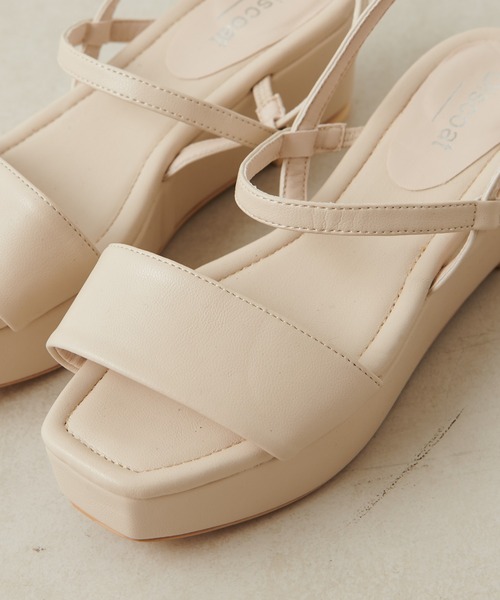 DISCOAT（ディスコート）の「PU巻きウェッジサンダル（サンダル・レディース・アイボリー/チャコールグレー/サックスブルー・MEDIUM/LARGE）」の9枚目の写真