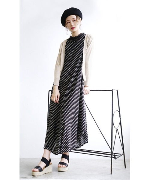 zootie（ズーティー）の「【涼しく羽織る、大人カーディガン】 コットンリネン ショートトッパー カーディガン（カーディガン/ボレロ・レディース・マジェンタ/グリーン/ブラック/オートミール/ターコイズブルー/マスタード/パープル/ロイヤルブルー/レッド/オレンジ・M）」の13枚目の写真