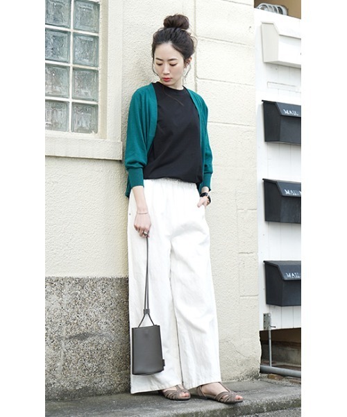 zootie（ズーティー）の「【涼しく羽織る、大人カーディガン】 コットンリネン ショートトッパー カーディガン（カーディガン/ボレロ・レディース・マジェンタ/グリーン/ブラック/オートミール/ターコイズブルー/マスタード/パープル/ロイヤルブルー/レッド/オレンジ・M）」の16枚目の写真