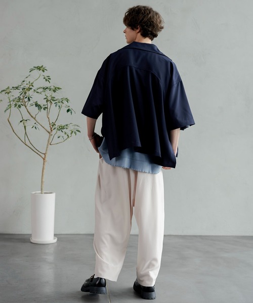 shiki tokyo（シキトウキョウ）の「OVERSIZED SHORT ZIP SHIRTS / オーバーサイズショートジップシャツ（シャツ/ブラウス・メンズ・ネイビー/ライトベージュ・SMALL/MEDIUM/LARGE）」の21枚目の写真