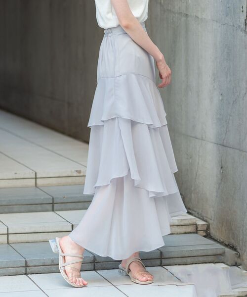 MAJESTIC LEGON（マジェスティックレゴン）の「エアリーティアードスカート（スカート・レディース・アイボリー/ホワイト系その他2/グレー/グレー系その他/グリーン系その他/ブラック/グレー系その他2/ブラウン・SMALL/MEDIUM）」の5枚目の写真