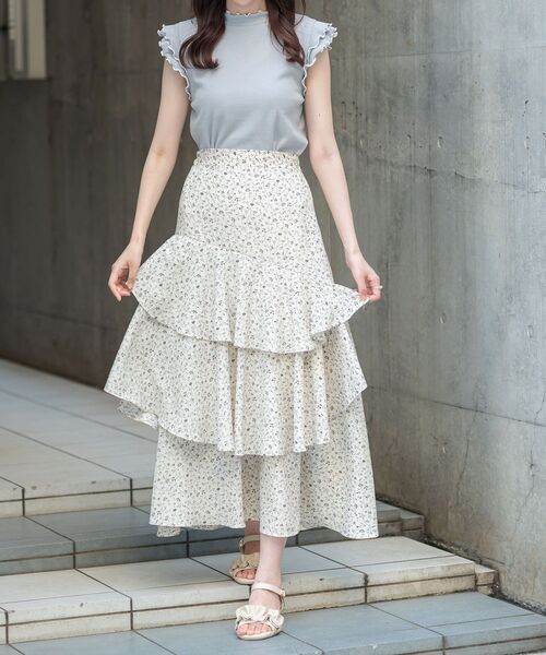 MAJESTIC LEGON（マジェスティックレゴン）の「エアリーティアードスカート（スカート・レディース・アイボリー/ホワイト系その他2/グレー/グレー系その他/グリーン系その他/ブラック/グレー系その他2/ブラウン・SMALL/MEDIUM）」の19枚目の写真