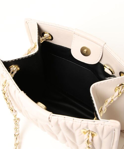 Jasmine Grandiflorum（ジャスミングランディフローラム）の「チェーンハンドバッグ（ハンドバッグ・レディース・ホワイト/ベージュ/ブラック・FREE）」の8枚目の写真