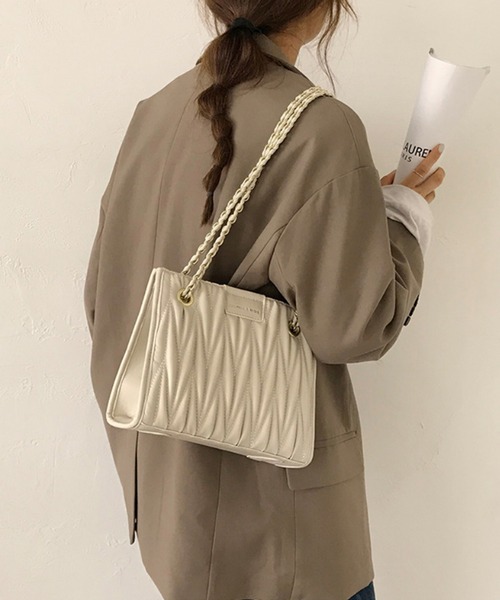 Jasmine Grandiflorum（ジャスミングランディフローラム）の「チェーンハンドバッグ（ハンドバッグ・レディース・ホワイト/ベージュ/ブラック・FREE）」の2枚目の写真