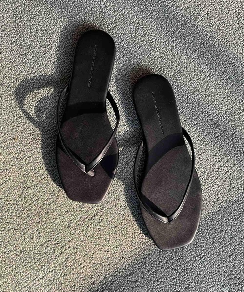 URBAN RESEARCH DOORS（アーバンリサーチドアーズ）の「トングサンダル（サンダル・レディース・ブラック/グレー系その他/ライトブルー/ベージュ系その他・37/38/36）」の2枚目の写真