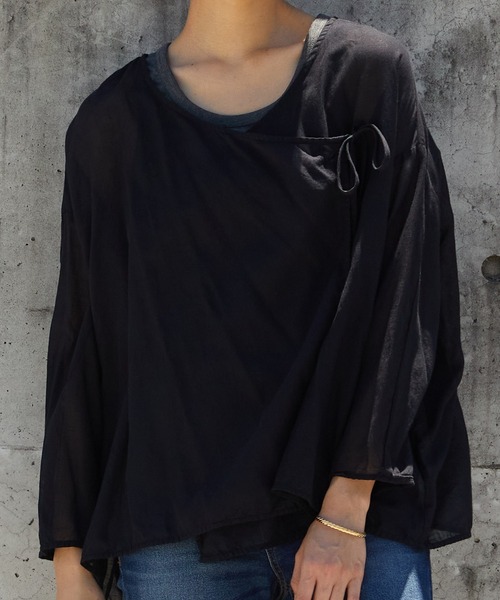 OMNES（オムネス）の「先染め綿麻シャンブレー カシュクールブラウス（シャツ/ブラウス・レディース・ブラック/ベージュ/オフホワイト/ラベンダー・FREE）」の3枚目の写真