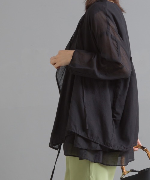 OMNES（オムネス）の「先染め綿麻シャンブレー カシュクールブラウス（シャツ/ブラウス・レディース・ブラック/ベージュ/オフホワイト/ラベンダー・FREE）」の5枚目の写真