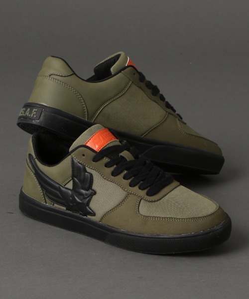 AVIREX（アヴィレックス）の「【スニーカー】INDEPENDENCE / インデペンデンス / アヴィレックス / AVIREX（スニーカー・メンズ・ホワイト/ブラック/ゴールド/オリーブ・24cm/25cm/26cm/27cm/23㎝/28cm/29cm/23cm）」の3枚目の写真