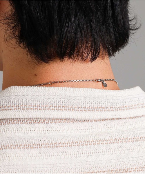 LION HEART（ライオンハート）の「【限定展開】“LH-1”ロゴプレートネックレス/サージカルステンレス（金属アレルギー対応）【LION HEART / ライオンハート】（ネックレス・メンズ・ブラック/シルバー・50cm）」の6枚目の写真