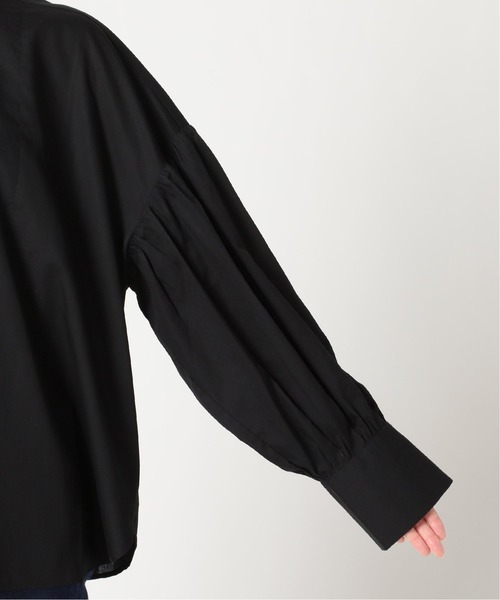 IENA（イエナ）の「【MIRKO BERTOLA/ミルコベルトラ】 ボリュームスリーブブラウス◆（シャツ/ブラウス・レディース・ホワイト/ブラック/カーキ・FREE）」の21枚目の写真