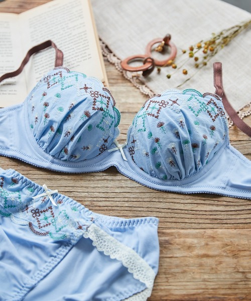 une nana cool（ウンナナクール）の「Handmade stitch ブラ＆ショーツ