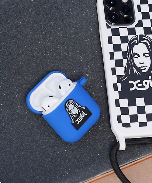 X-girl（エックスガール）の「FACE Air Pods CASE（ヘッドフォン/イヤホン・レディース・レッド/イエロー/ブルー・ONE SIZE）」の2枚目の写真