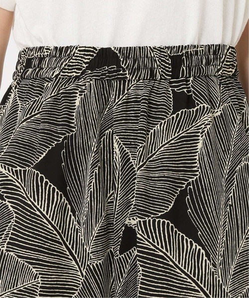 JOURNAL STANDARD relume（ジャーナルスタンダード　レリューム）の「ラインリーフプリントイージーパンツ◆（その他パンツ・レディース・ブラック/ブラウン・38/36）」の20枚目の写真