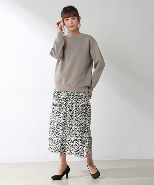 Honeys（ハニーズ）の「きれいめスエットトップス（スウェット・レディース・ブラック/ライトベージュ/スミクロ/モカ/ブルー系その他/ピンク・LL/S/M/L）」の7枚目の写真