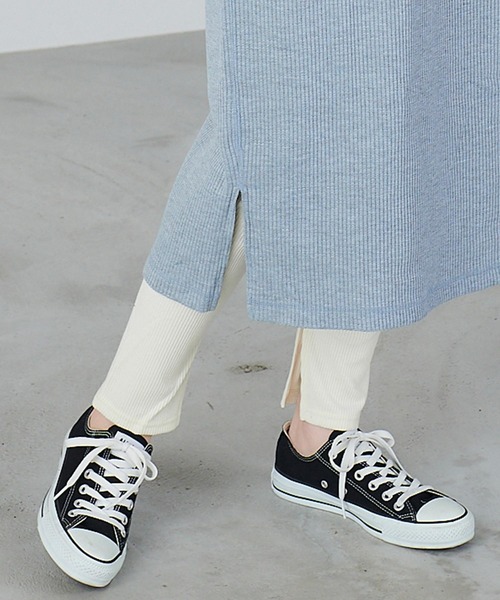 Chaco closet(チャコ クローゼット)の「サイドスリットリブレギンス(レギンス/スパッツ・レディース・ホワイト/ベージュ/ブラック/グレー・FREE)」の2枚目の写真