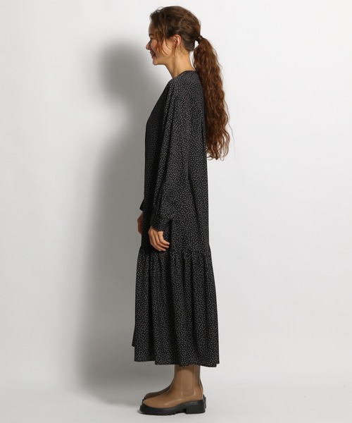 niko and...（ニコアンド）の「アソート柄ティアードワンピース（ワンピース・レディース・ブラック/ネイビー/グリーン・LARGE/MEDIUM）」の17枚目の写真