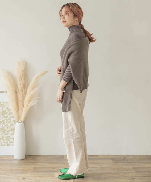 ITEMS URBANRESEARCH(アイテムズ アーバンリサーチ)の「モチモチハイネックリブニット(ニット/セーター・レディース・チャコールグレー/レッド系その他/ベージュ/グレー・FREE)」の18枚目の写真