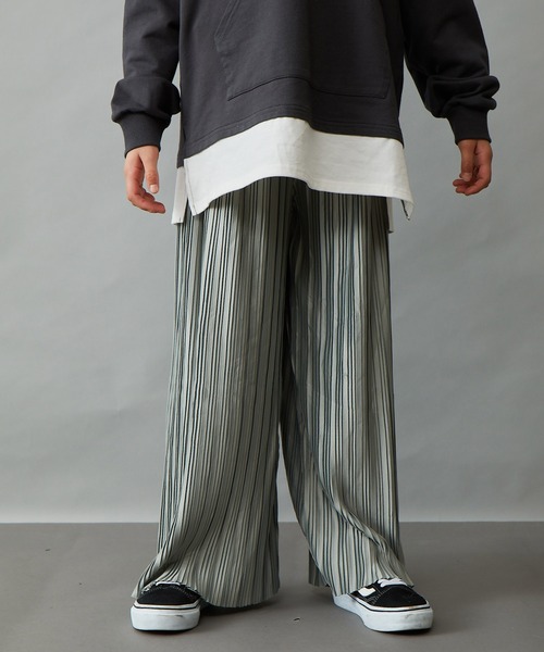 ＆yam（アンドヤム）の「カットプリーツワイドパンツ/スカーチョ（スカート・キッズ・ブラック/ブラウン/グリーン/ピンク/グレー/ブルー・140-150cm/120-130cm/130-140cm/150-160cm/110-120cm）」の5枚目の写真