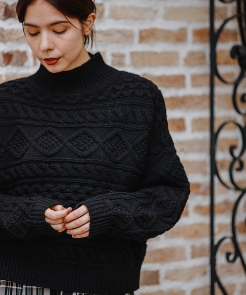 niko and...（ニコアンド）の「洗えるショート丈ケーブルニットプルオーバー（ニット/セーター・レディース・ブラック/グリーン/アイボリー・MEDIUM/LARGE）」の2枚目の写真