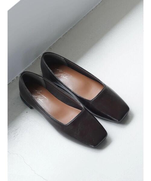AMERICAN HOLIC（アメリカンホリック）の「ふっくらクッションスクエアフラットシューズ（パンプス・レディース・ブラック/ブラウン・S/M/L）」の2枚目の写真