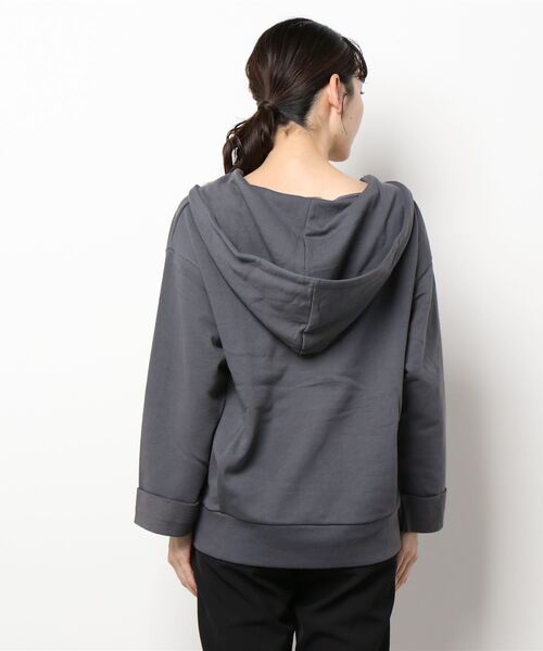 Samansa Mos2(サマンサ モスモス)の「セーラーカラー見え裏毛パーカー(パーカー・レディース・ブラウン/グレー/チャコール/キナリ・フリ-)」の6枚目の写真