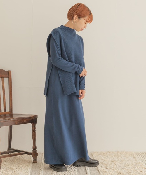 ITEMS URBANRESEARCH（アイテムズ アーバンリサーチ）の「ベストセットニットワンピース（ワンピース・レディース・スミクロ/ブルー/ベージュ・FREE）」の4枚目の写真