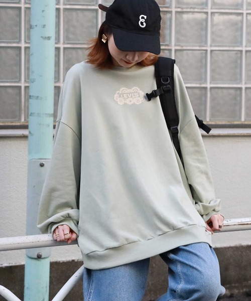 Levi's(リーバイス)の「【Levi's】ロゴスウェットクルー(スウェット・レディース・グリーン・S/M/L)」の13枚目の写真