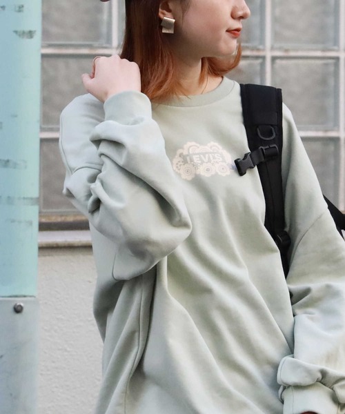 Levi's(リーバイス)の「【Levi's】ロゴスウェットクルー(スウェット・レディース・グリーン・S/M/L)」の14枚目の写真