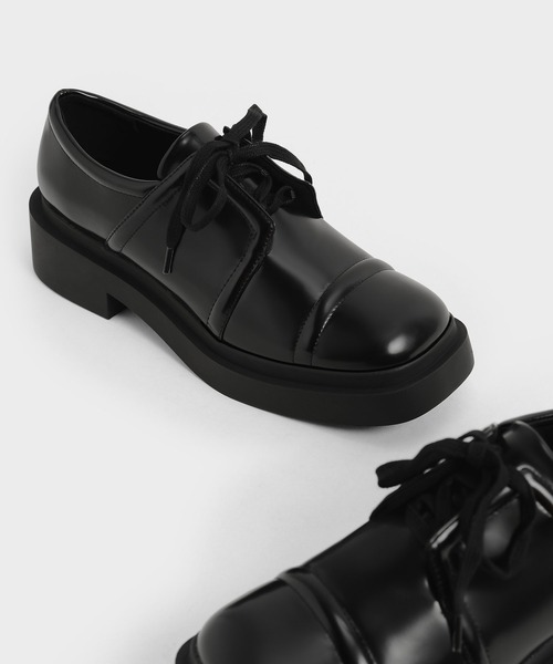 CHARLES & KEITH（チャールズ & キース）の「レースアップ チャンキーブローグ / Lace-Up Chunky Brogues（ドレスシューズ・レディース・ブラック/ダークブラウン・22.5cm/23cm/23.5cm/24.5cm/25cm/25.5cm）」の6枚目の写真