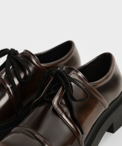 CHARLES & KEITH（チャールズ & キース）の「レースアップ チャンキーブローグ / Lace-Up Chunky Brogues（ドレスシューズ・レディース・ブラック/ダークブラウン・22.5cm/23cm/23.5cm/24.5cm/25cm/25.5cm）」の12枚目の写真