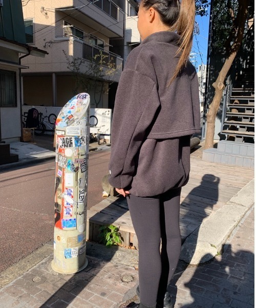 PIPING HOT FUTURE（パイピングホットフューチャー）の「HALF BUTTON  FLEECE BLOUSON（スウェット・レディース・ブラック/ネイビー・SMALL/MEDIUM/LARGE）」の4枚目の写真