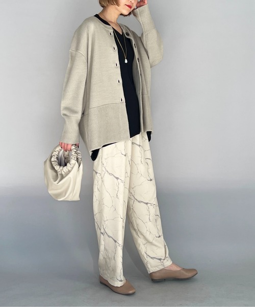 PICCIN（ピッチン）の「ローゲージクルーネックカーディガン（カーディガン/ボレロ・レディース・オフホワイト/グレイッシュベージュ/ブルー・M）」の10枚目の写真