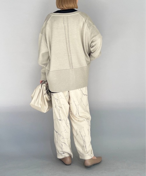 PICCIN（ピッチン）の「ローゲージクルーネックカーディガン（カーディガン/ボレロ・レディース・オフホワイト/グレイッシュベージュ/ブルー・M）」の11枚目の写真