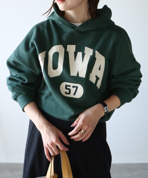 COURO（コウロ）の「カレッジロゴパーカー（パーカー・レディース・ライトグレー/ダークグリーン/ネイビー/霜降りグレー/オートミール/グレー系その他/ダークグリーン系/ネイビー系/パープル/グレー/パープル系その他/レッド/ブルー/ブルー系その他/レッド系その他/アイボリー系/ネイビー系1・M/L/XL）」の7枚目の写真